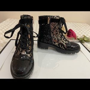 Bamboo women ankle boots new without tags